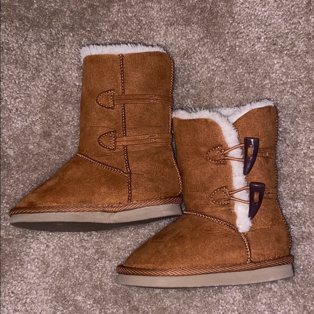 Old navy toddler girls size 5 toggle boots